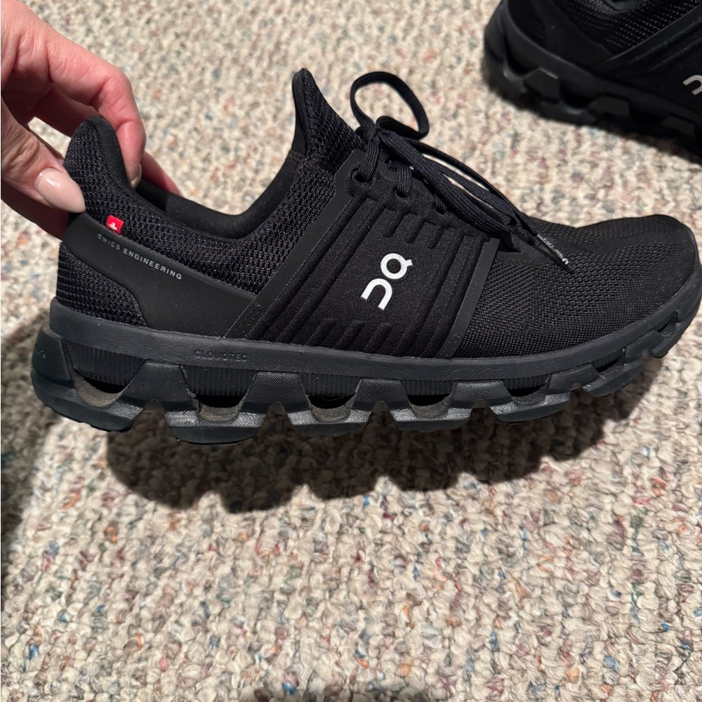 On Clouds men’s black sneakers - NEW! - Picture 2 of 5